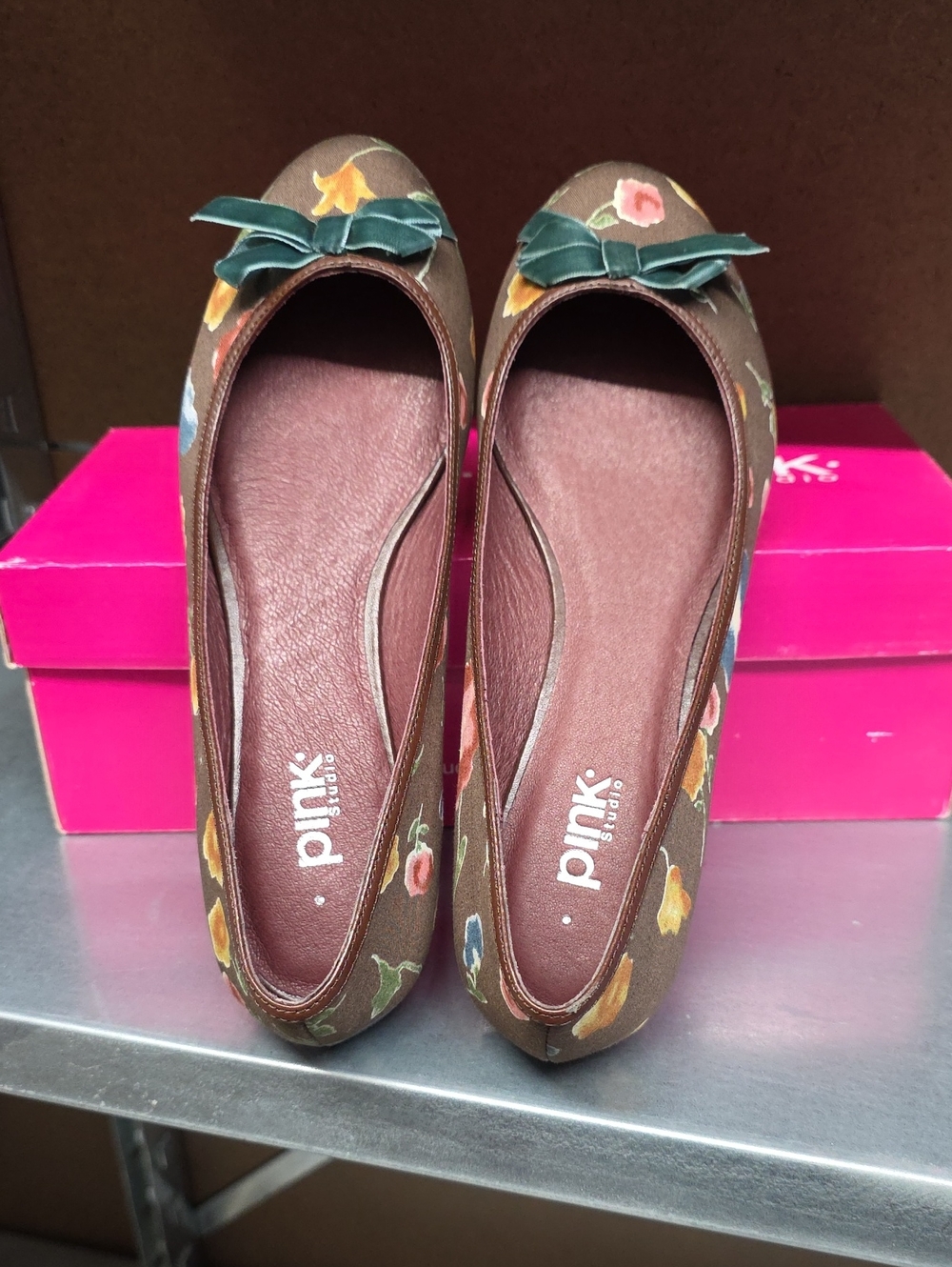 Vintage Deadstock Pink Studio Floral Brown Bow Leather Lined Ballet Flats